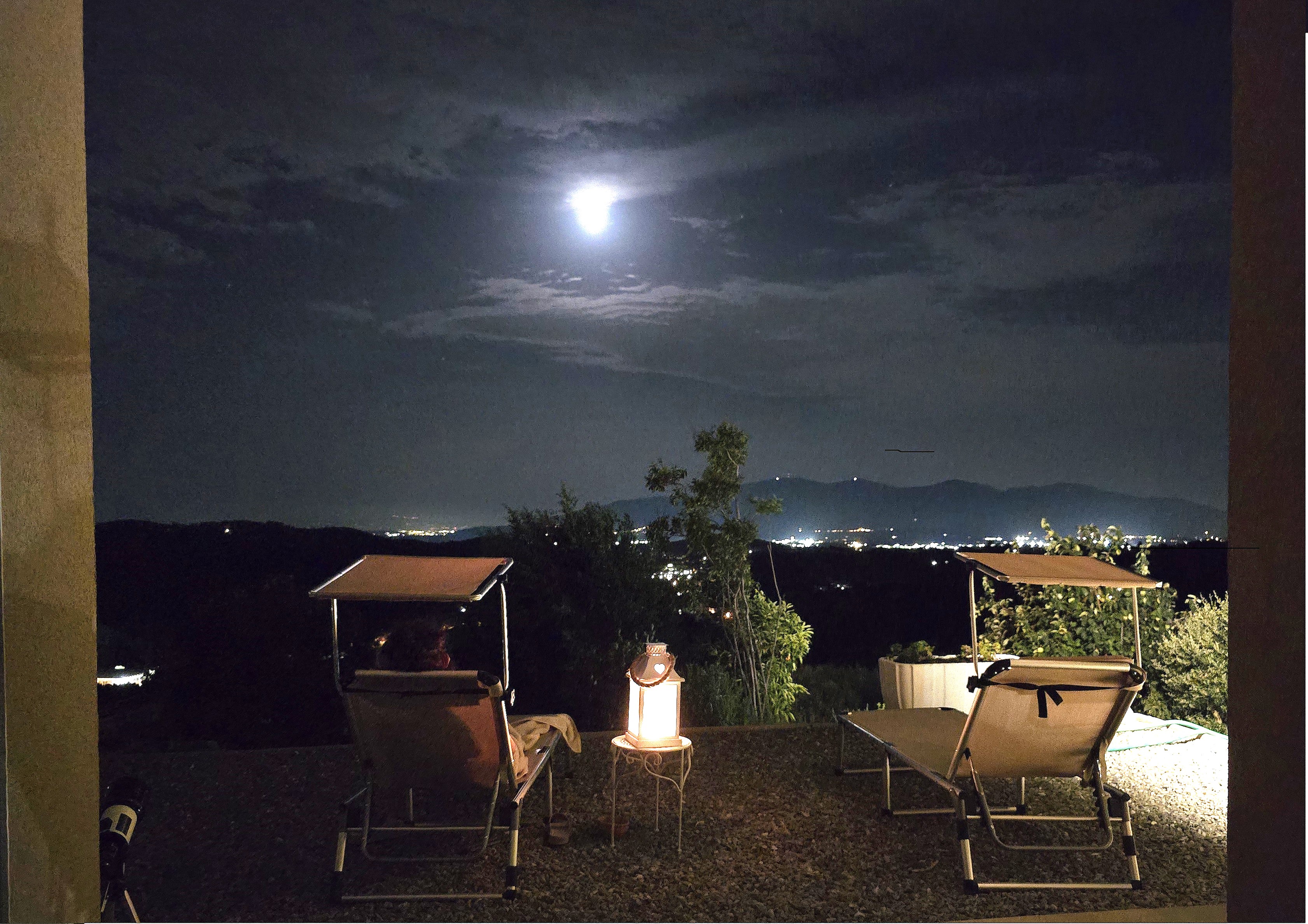 Aperitivo al tramonto in villa