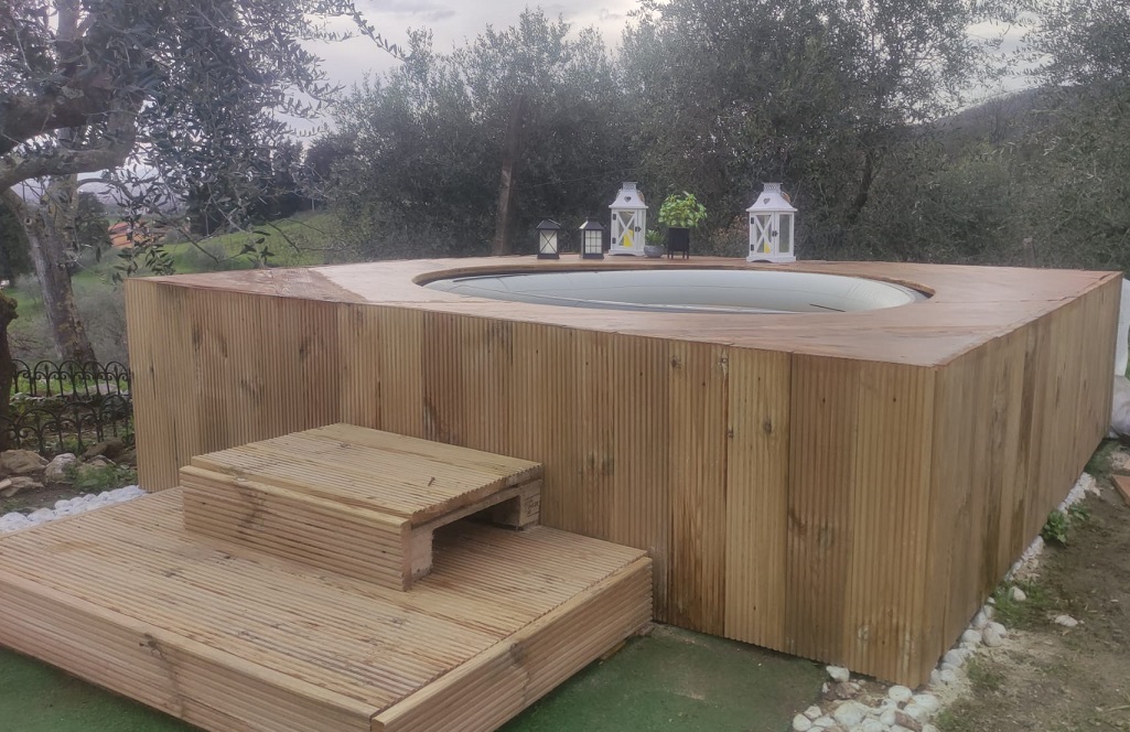 Vasca idromassaggio esterna riscaldata