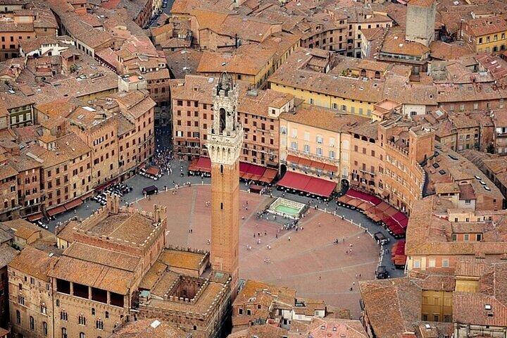 Panorama di Siena con Piazza del Campo e Torre del Mangia